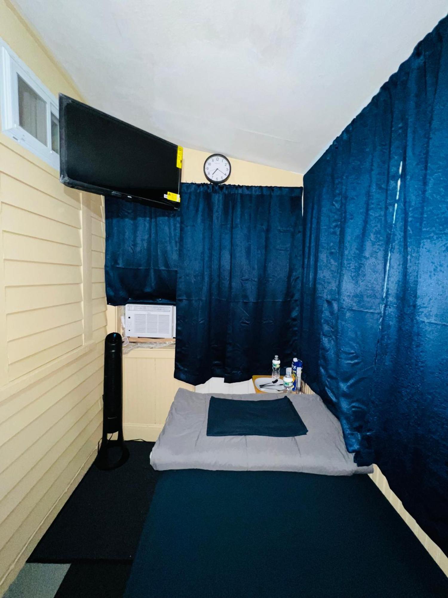 Budget Room Minutes From Downtown Hartford Zewnętrze zdjęcie